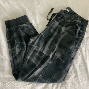 Aritzia cargo camo joggers.